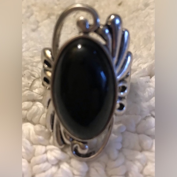 Set of 7 Beautiful Stretch Rings - Picture 7 of 8